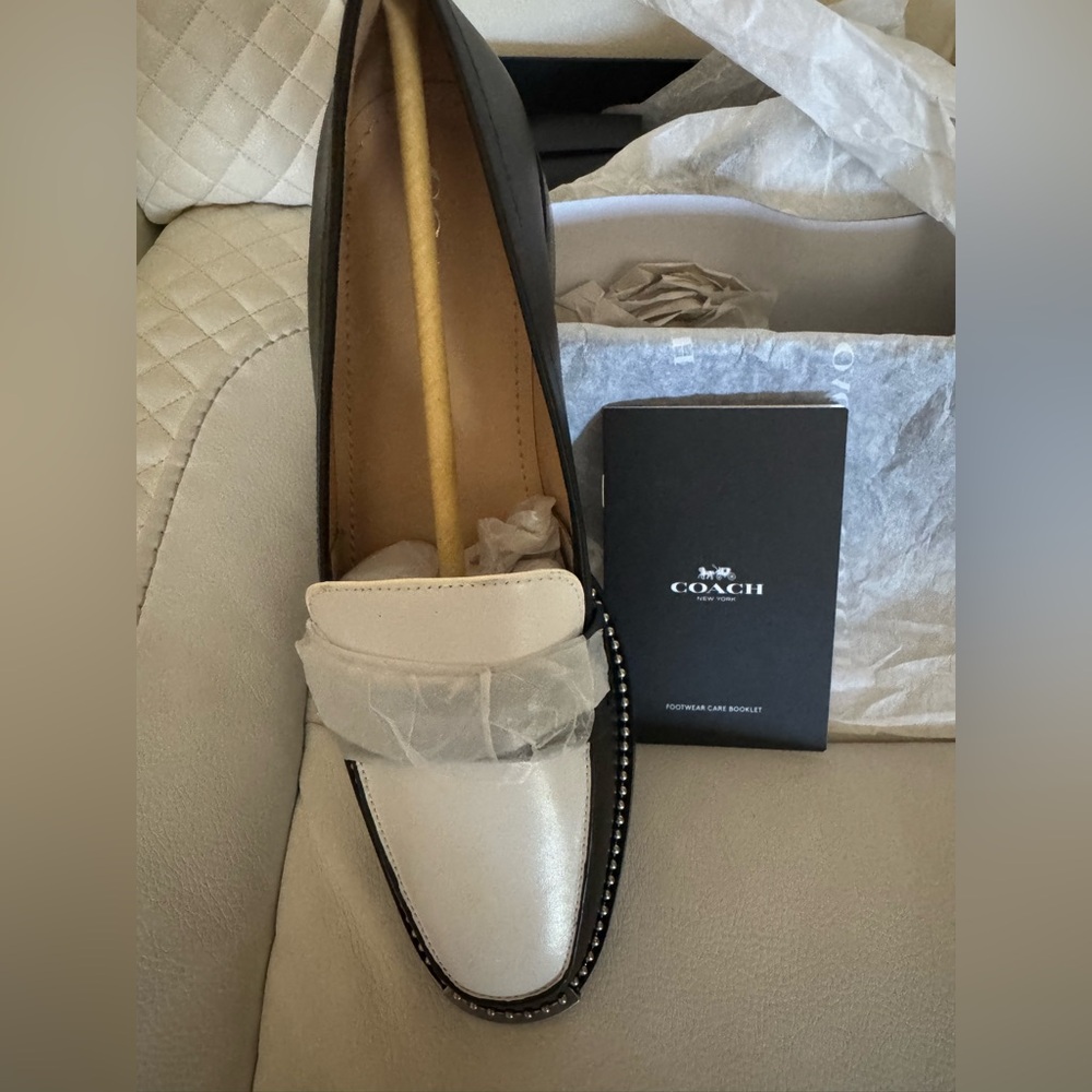 COACH NELLI LOAFER - Picture 9 of 10